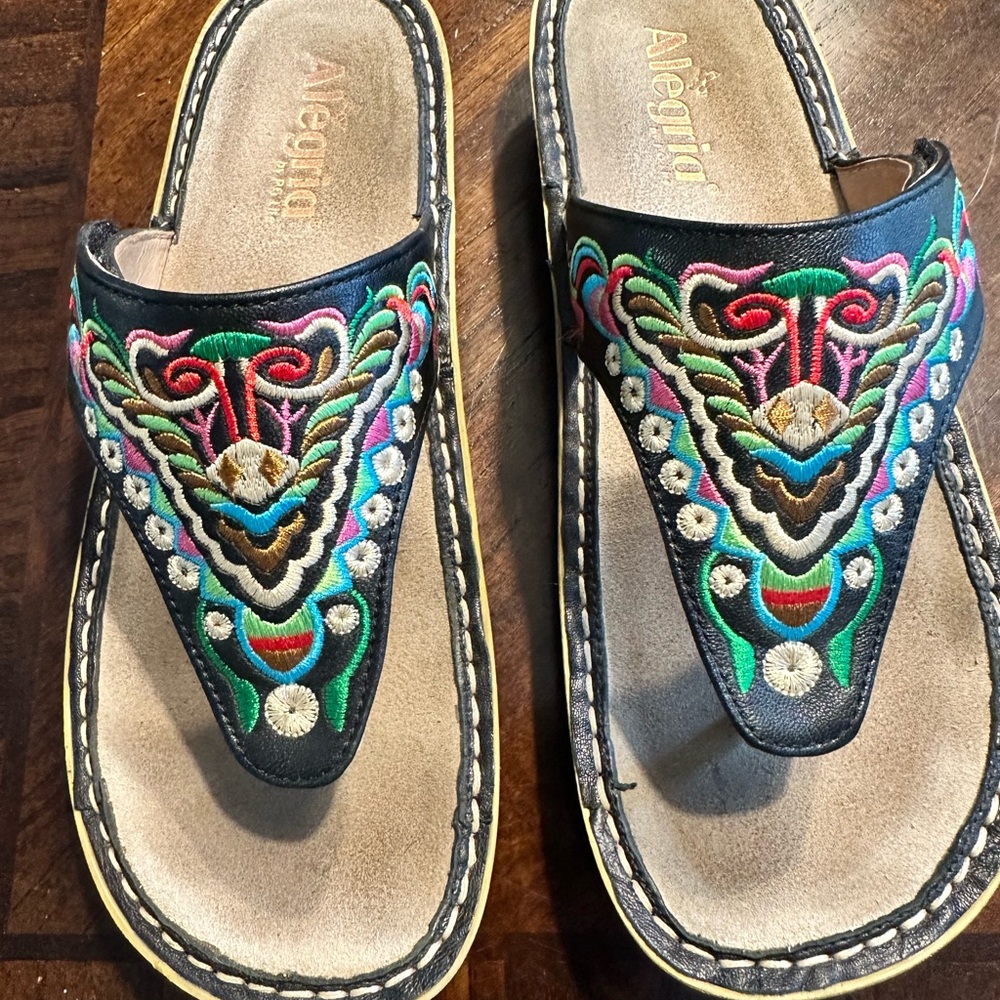 Size 9 Alegria sandals